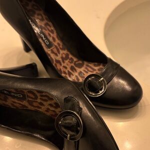 Bandolino Black Heels with leopard print lining and Silver Buckle